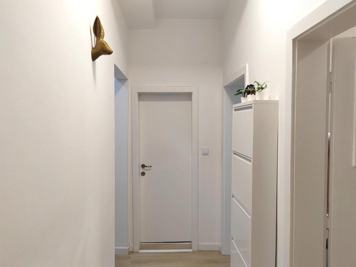City Sqare Apartment Verde Skopje Esterno foto